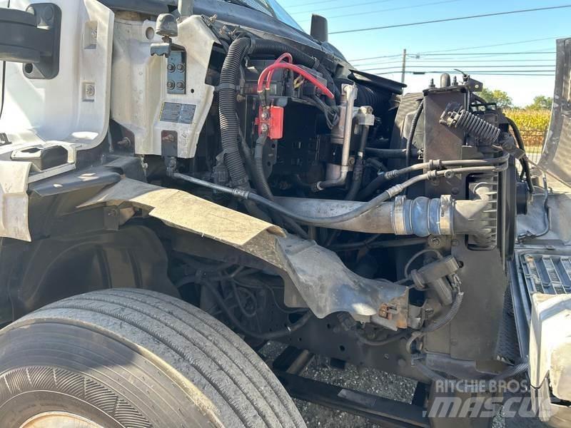 GMC C7500 Platforme aeriene montate pe camion