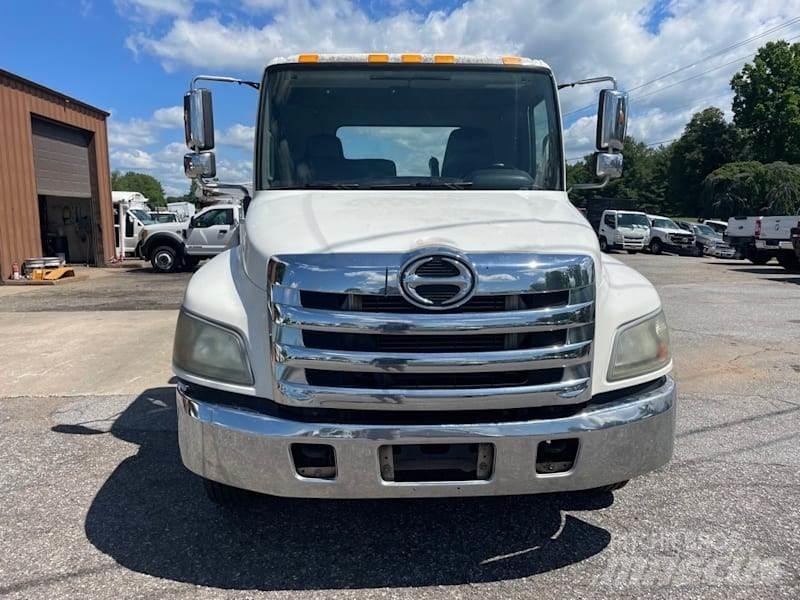 Hino 258 Transportatoare vehicule