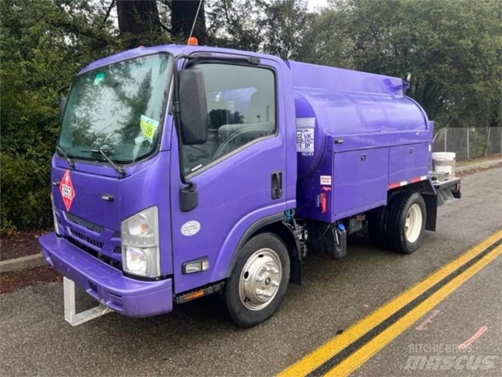 Isuzu NPR Cisterne