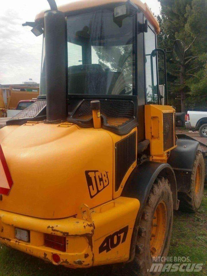 JCB 407 Incarcator pe pneuri