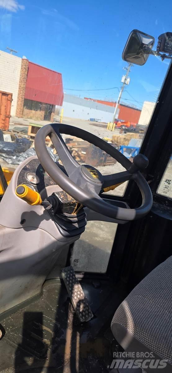 JCB 407 Incarcator pe pneuri