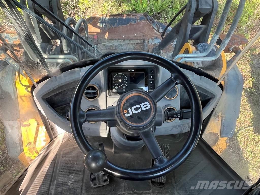JCB 427HT Incarcator pe pneuri