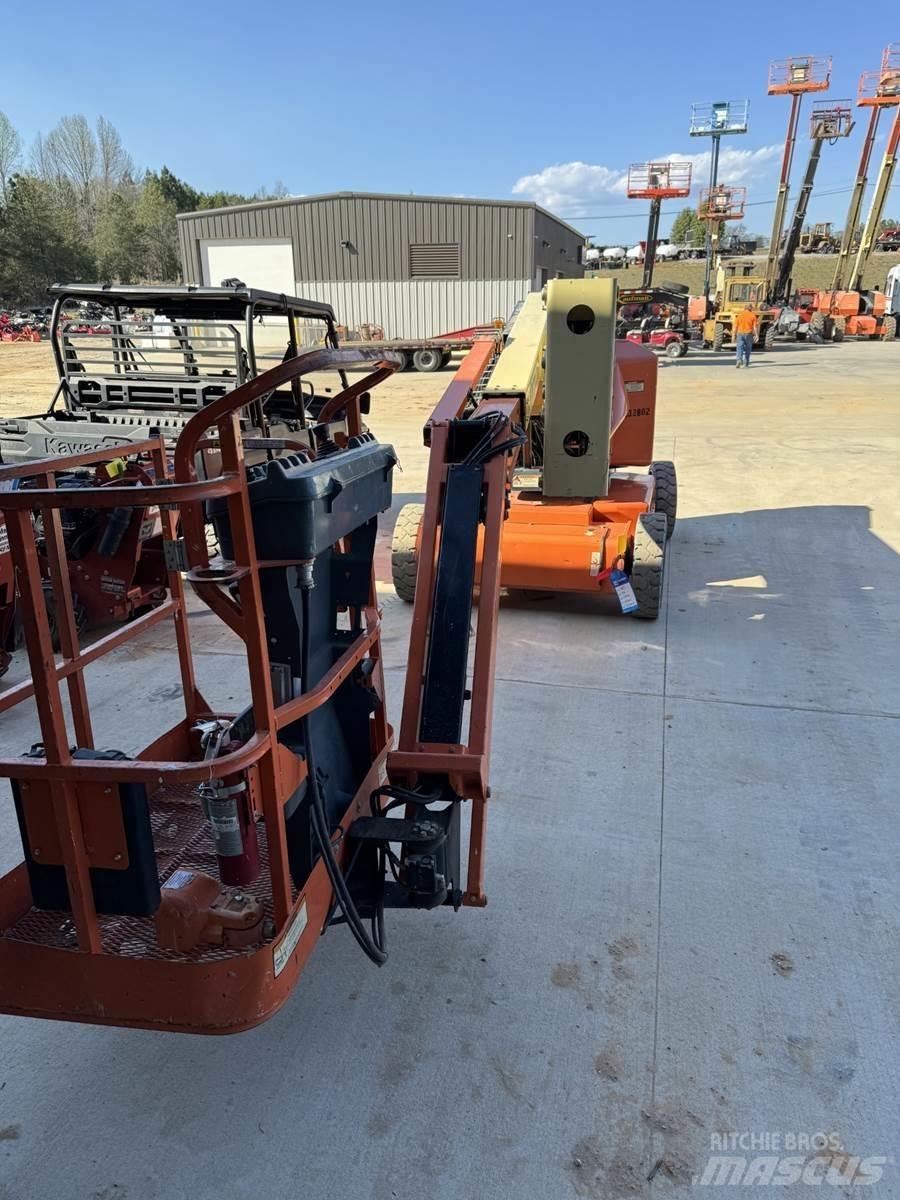 JLG E450AJ Nacele cu brat articulat