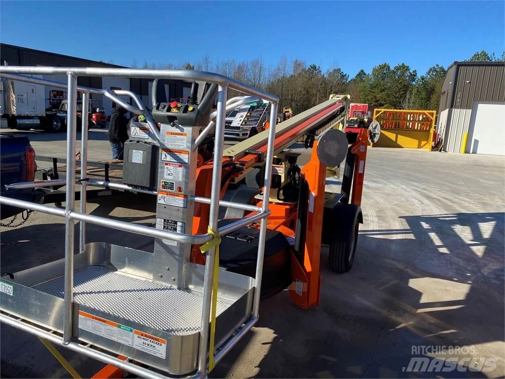 JLG T350 Platforme aeriene montate pe remorca