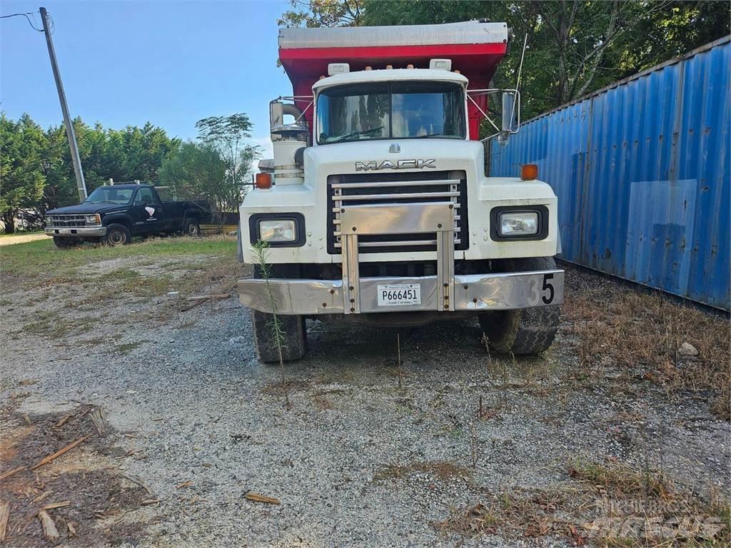 Mack 600RD Autobasculanta