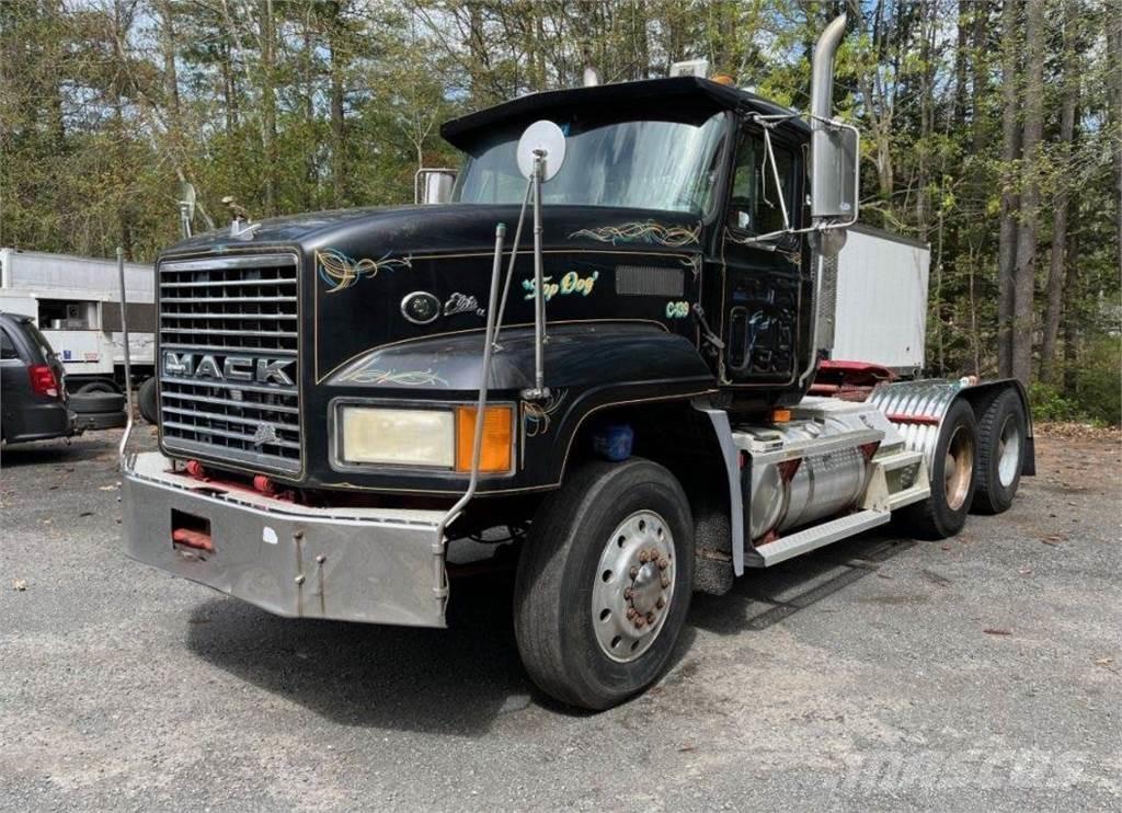 Mack CL733 Autotractoare
