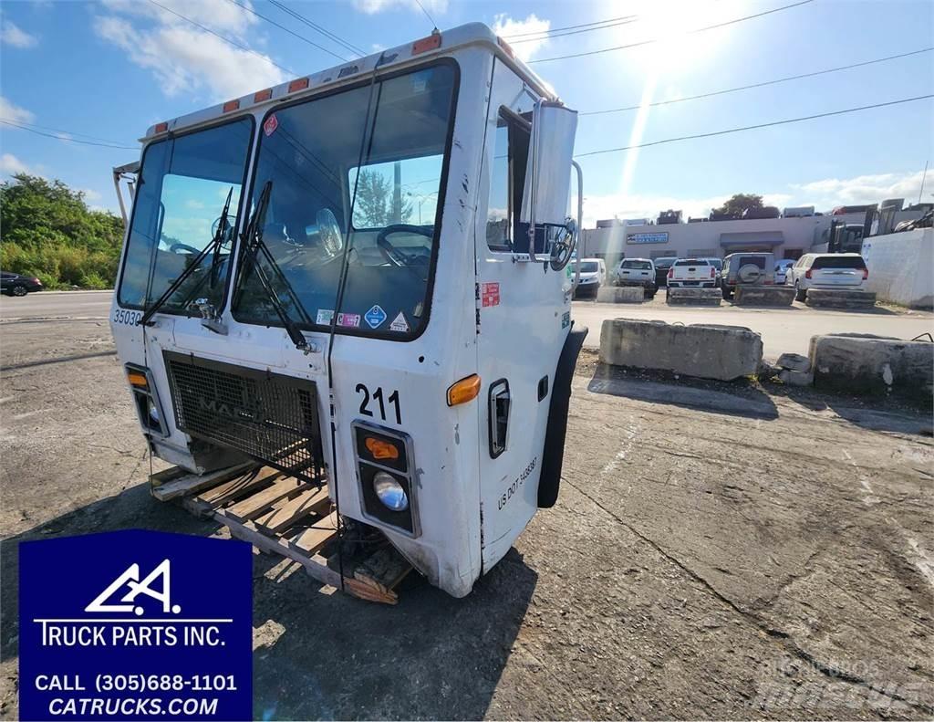 Mack LE613 Transport - Altele