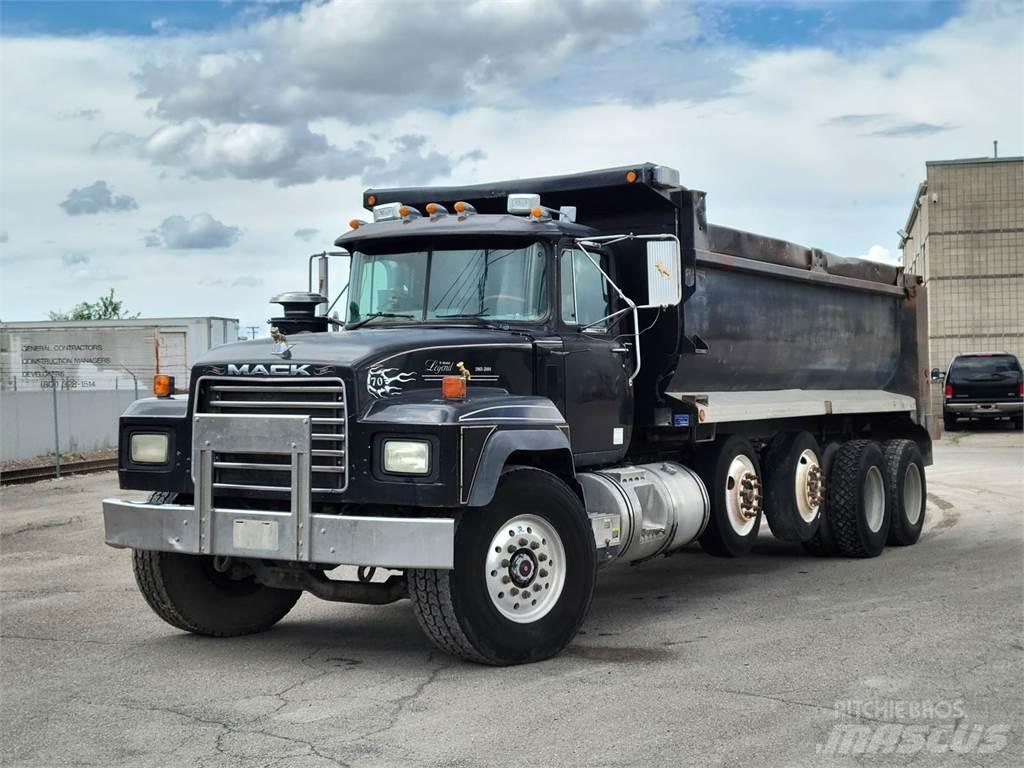 Mack RD690 Autobasculanta