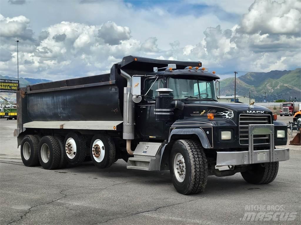Mack RD690 Autobasculanta