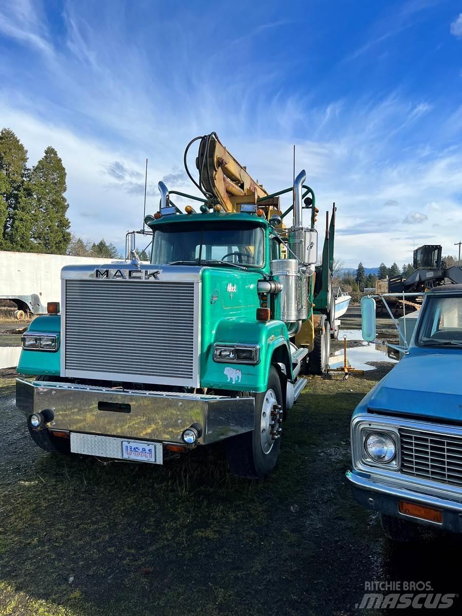 Mack RW700 Camion pentru lemne