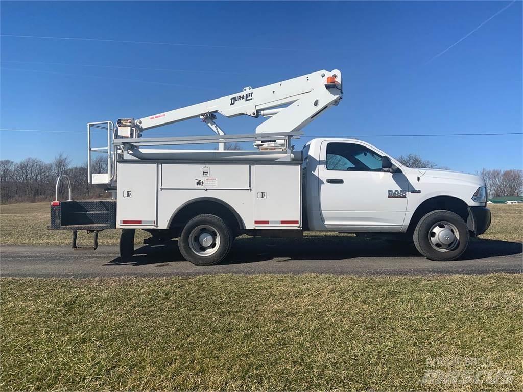 RAM 3500 Platforme aeriene montate pe camion