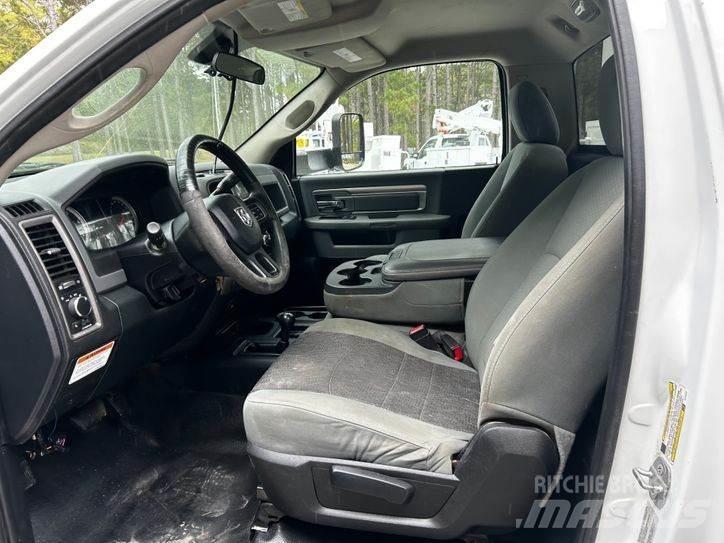 RAM 5500 Platforme aeriene montate pe camion