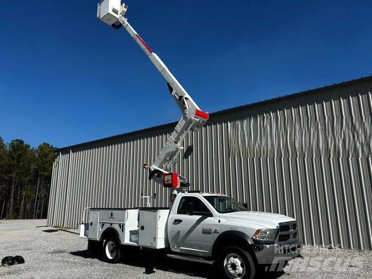 RAM 5500 Platforme aeriene montate pe camion