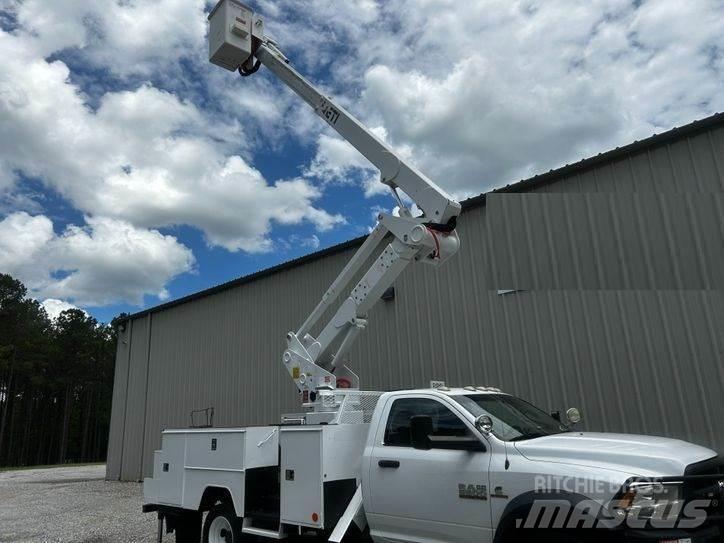 RAM 5500 Platforme aeriene montate pe camion