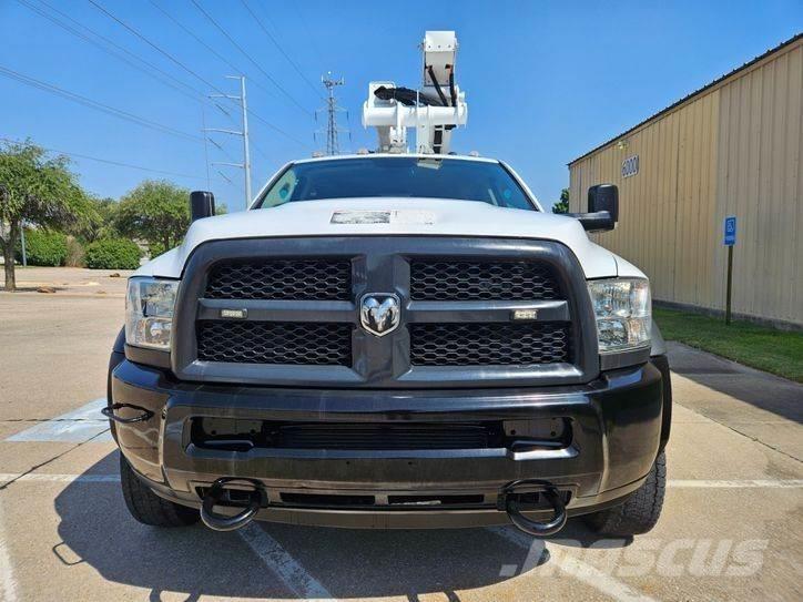 RAM 5500 Platforme aeriene montate pe camion