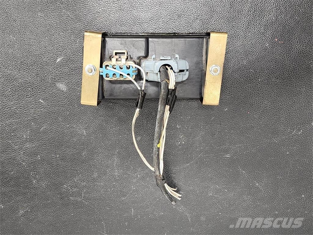  Unmarked Electronice