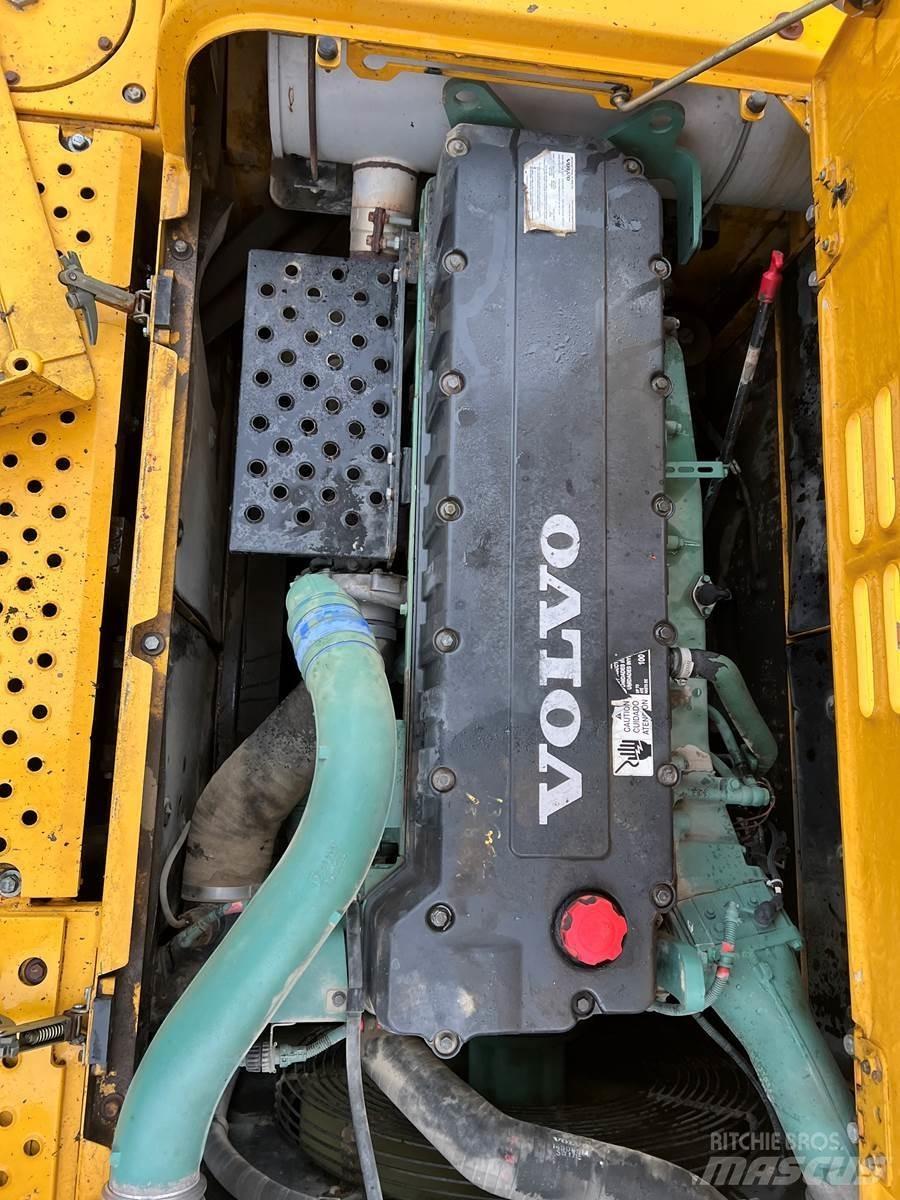 Volvo 460 Excavatoare pe șenile

