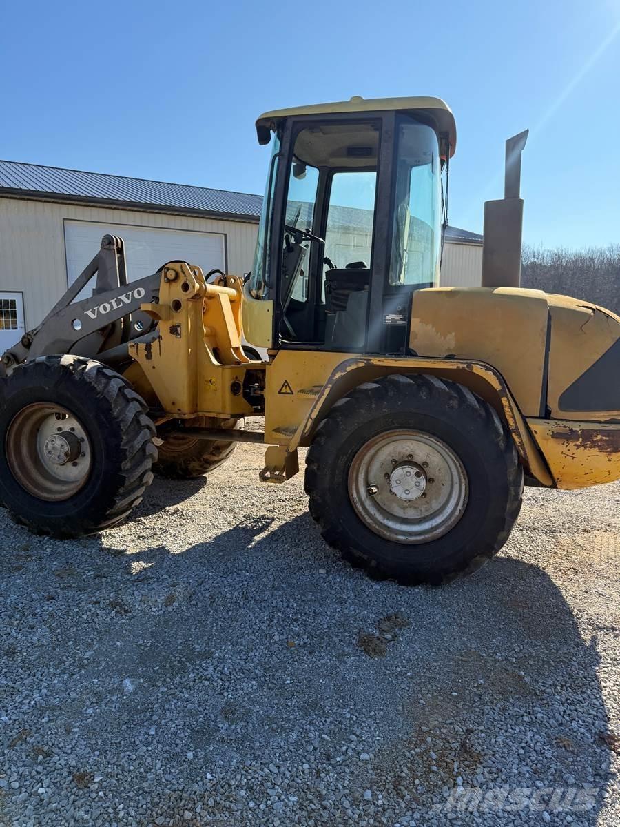 Volvo L45 Incarcator pe pneuri