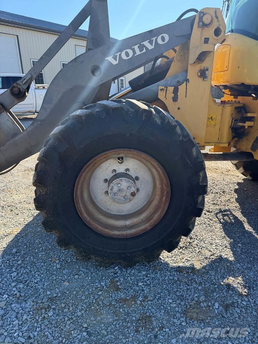 Volvo L45 Incarcator pe pneuri