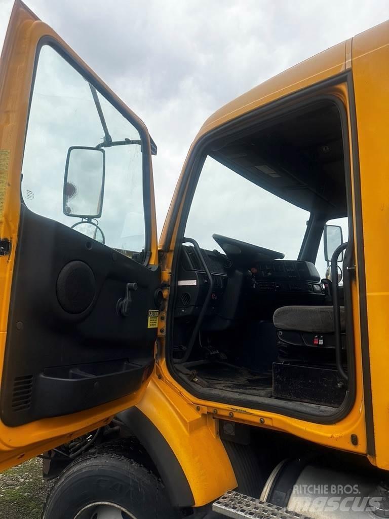 Volvo VHD Autobasculanta