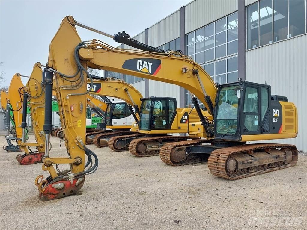 CAT 323F Excavatoare pe șenile

