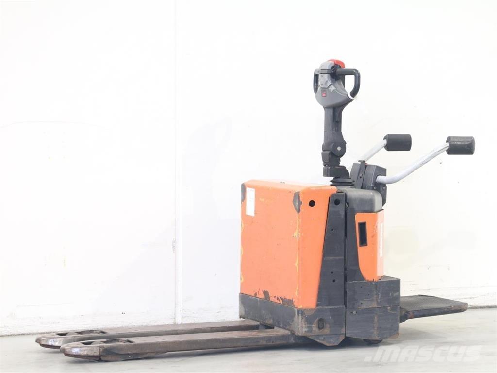 BT LPE200/8 Transpaleta manuala