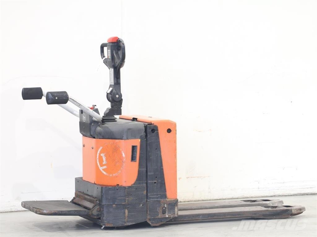 BT LPE200/8 Transpaleta manuala