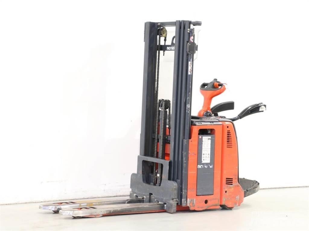 Linde D12AP/133 Transpaleta manuala