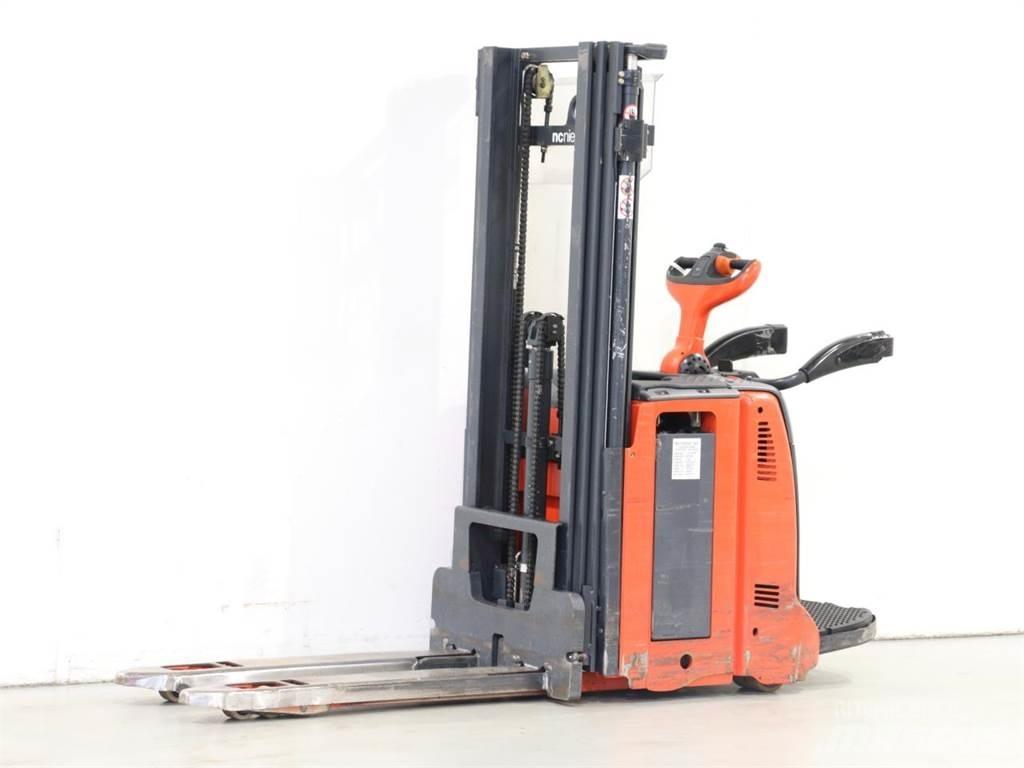 Linde D12AP/133 Transpaleta manuala