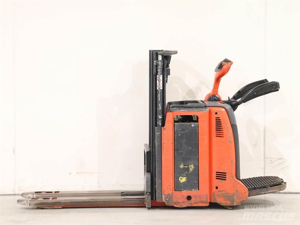 Linde D12AP/133-00 Transpaleta manuala