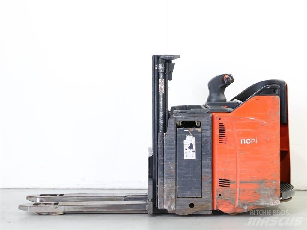 Linde D12HPSP/133 Transpaleta manuala