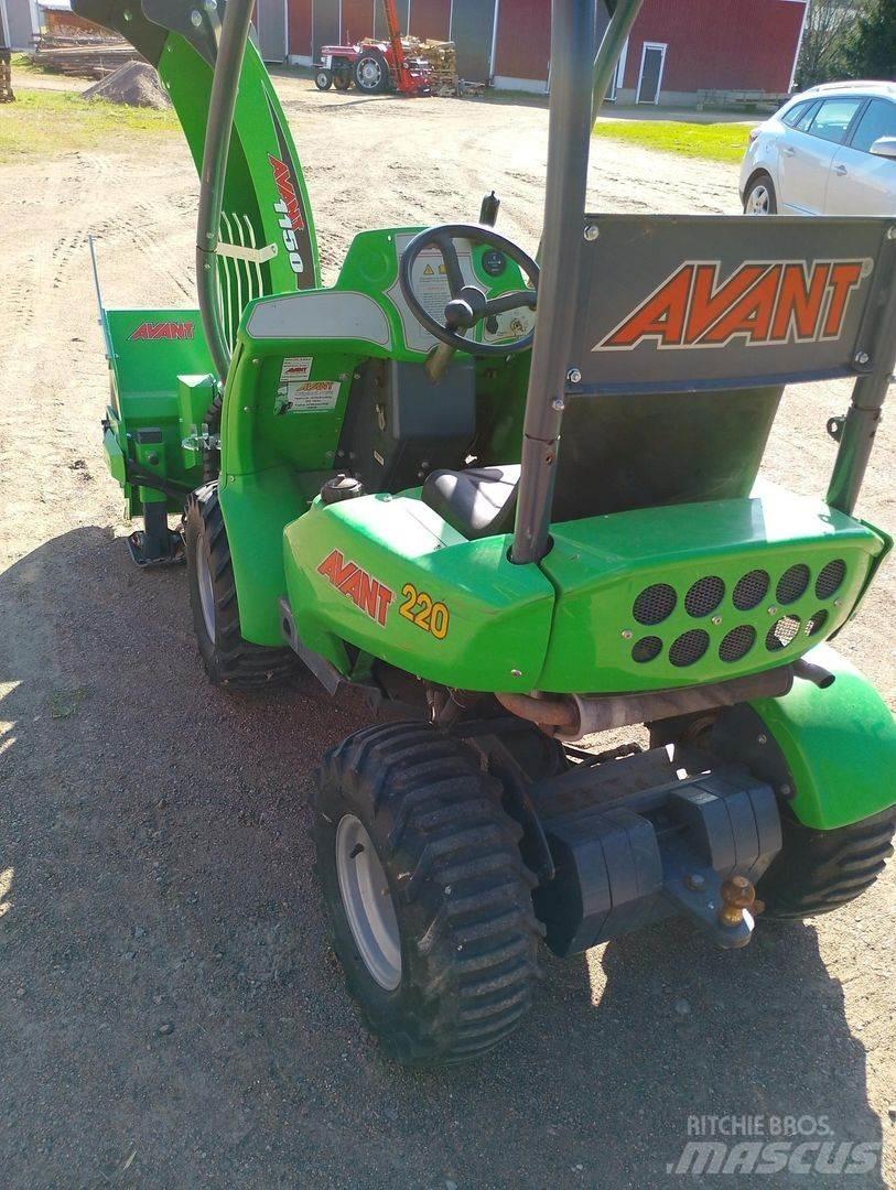 Avant 220 Utilaje întreţinere terenuri - Altele