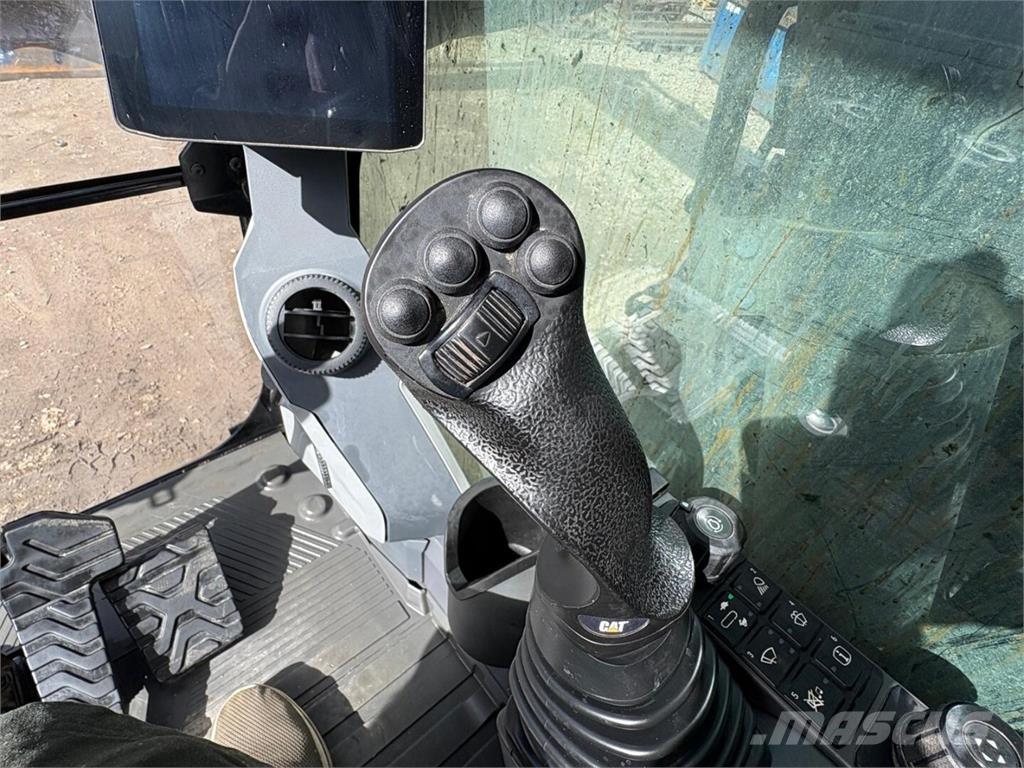 CAT 325 Excavatoare pe șenile

