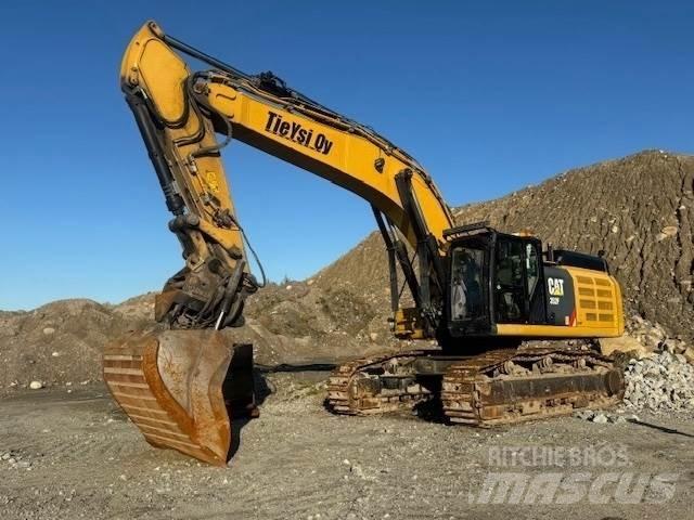 CAT 352F Excavatoare pe șenile

