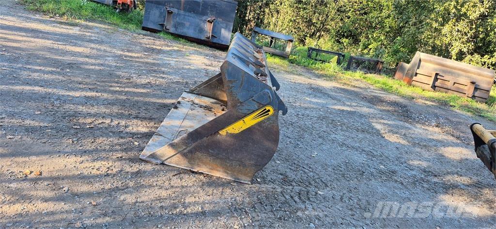 CAT 906M Incarcator pe pneuri