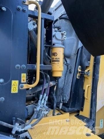 CAT 982M Incarcator pe pneuri