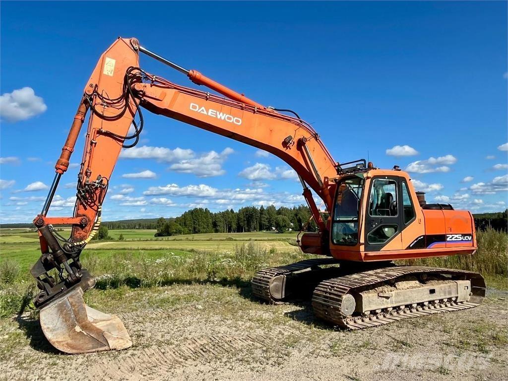 Daewoo 220LC-V Excavatoare pe șenile
