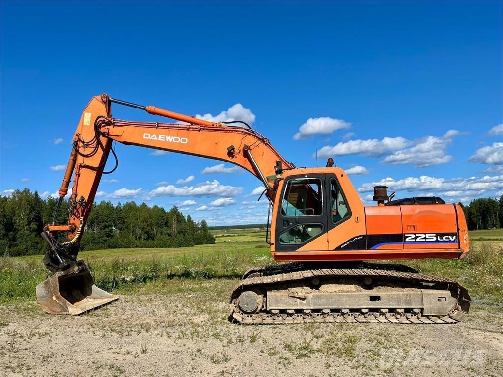 Daewoo 220LC-V Excavatoare pe șenile
