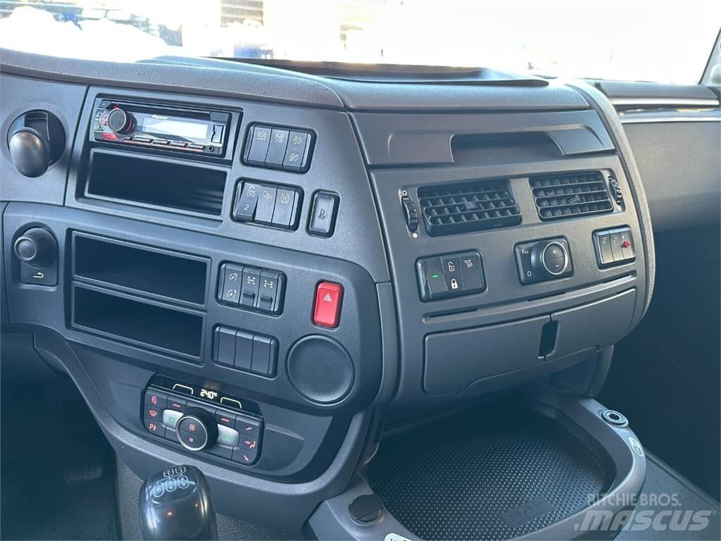DAF XF 530 6x4 Autotractoare