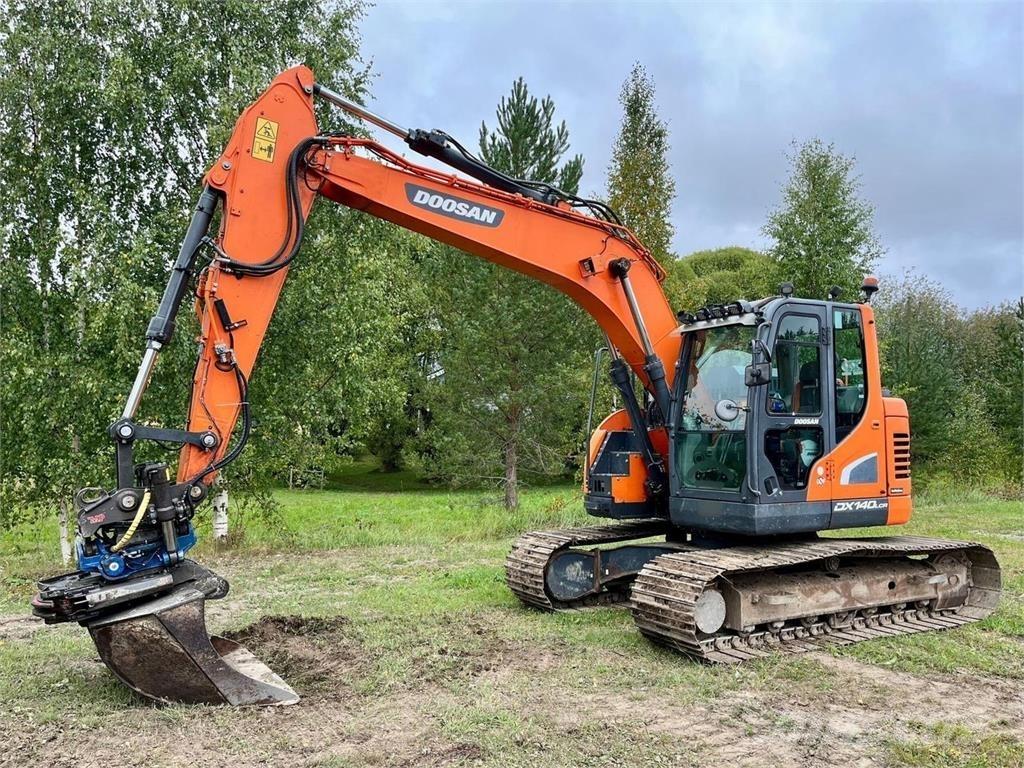 Doosan DX140LC Excavatoare pe șenile
