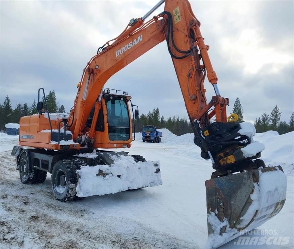 Doosan DX160W Excavatoare pe șenile
