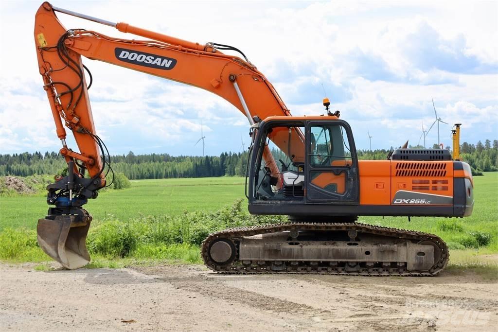 Doosan DX255 LC - 3 Excavatoare pe șenile
