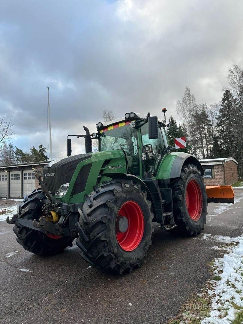 Fendt 828 VARIO Tractoare