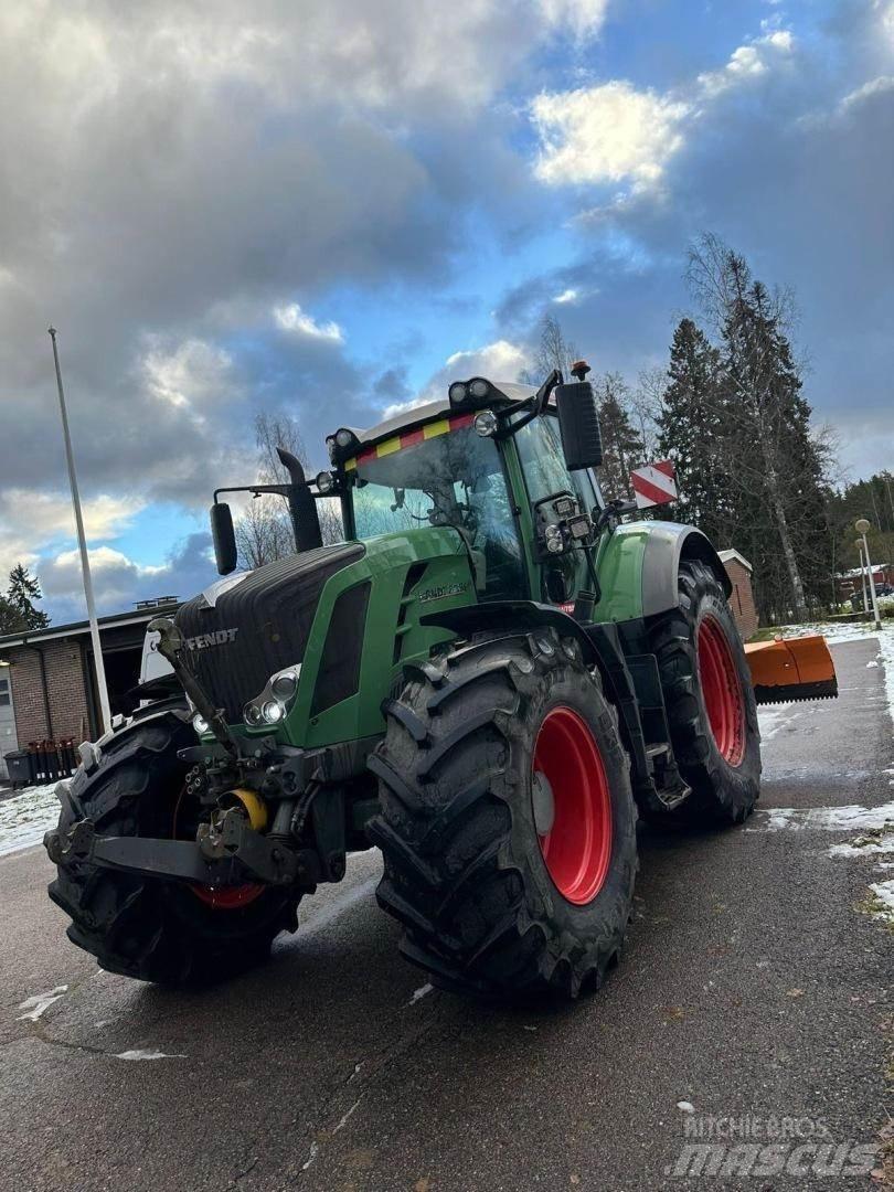 Fendt 828 VARIO Tractoare