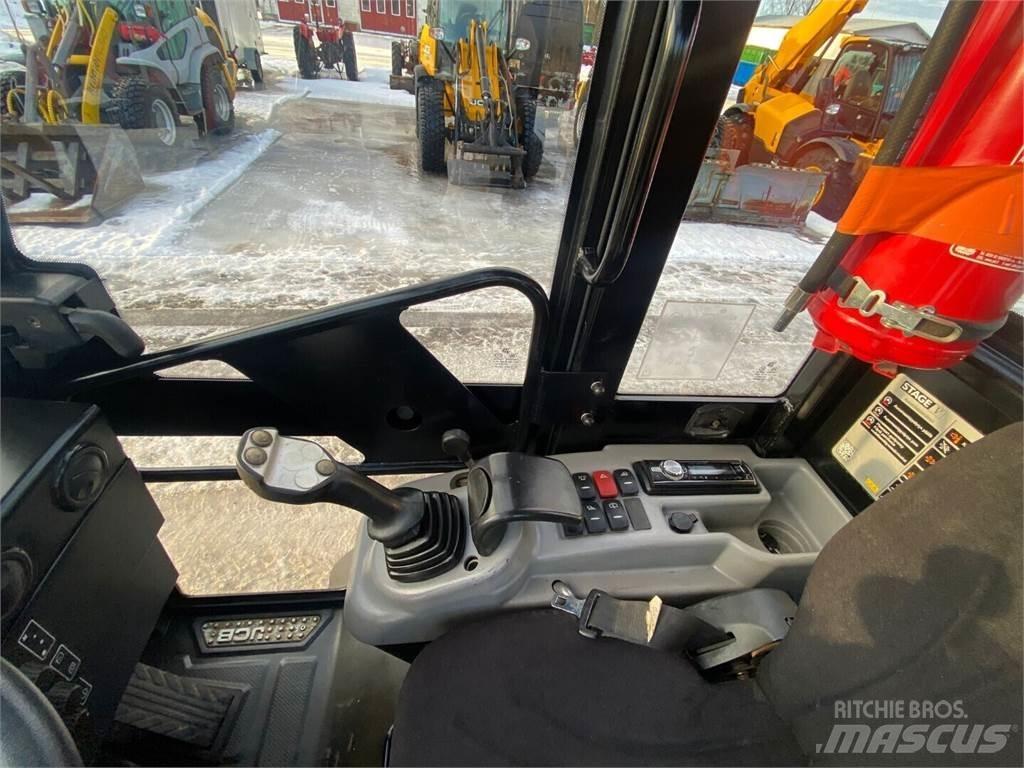JCB 403 Plus Incarcator pe pneuri