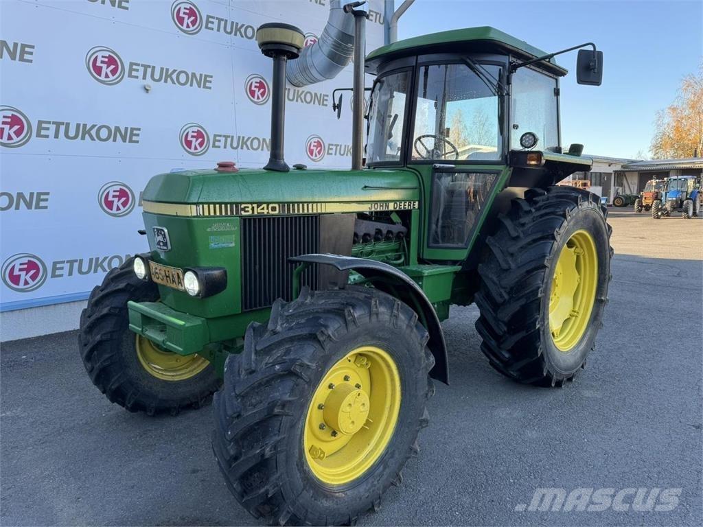 John Deere 3140 Tractoare
