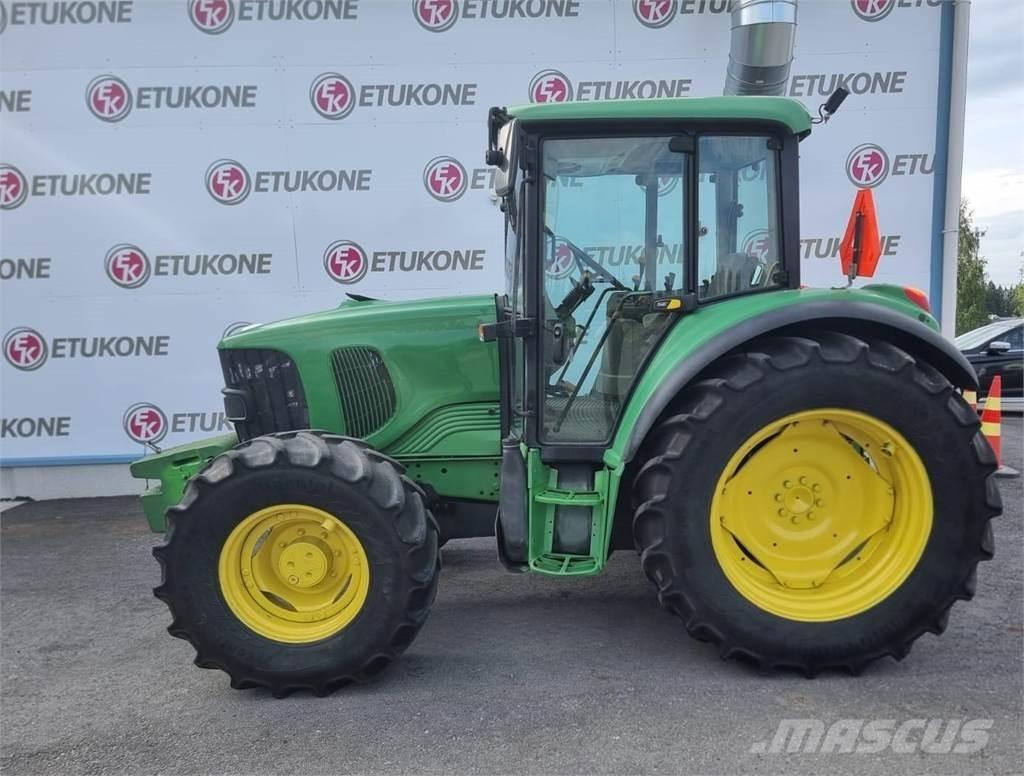 John Deere 6120SE Tractoare
