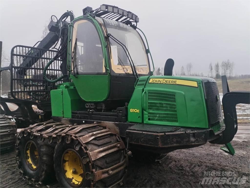 John Deere 810 E Transportoare