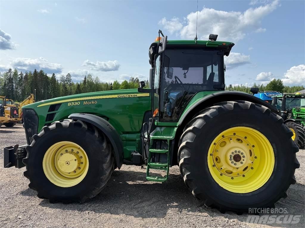 John Deere 8330 Tractoare