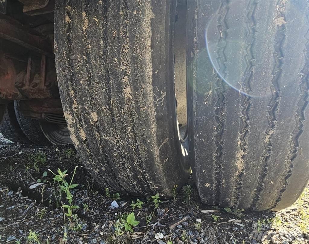  Ketjupurkukärry Utilaje agricole - Altele